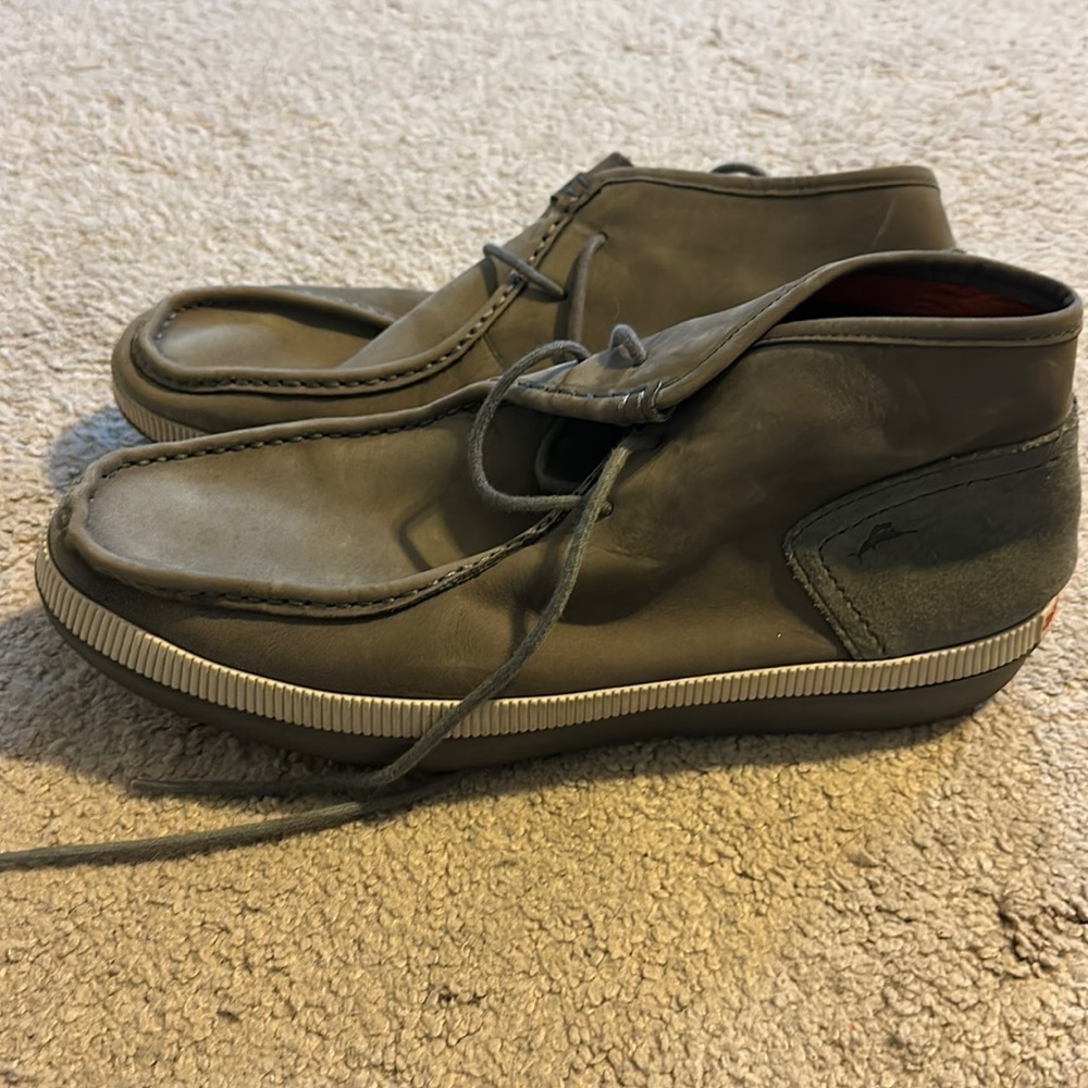 Tommy Bahama men’s shoes; size 10